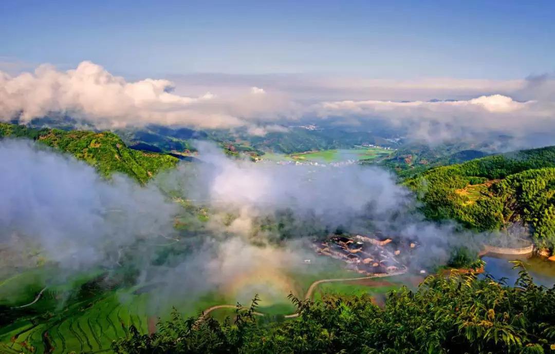 山合念什么，山加一个合念什么