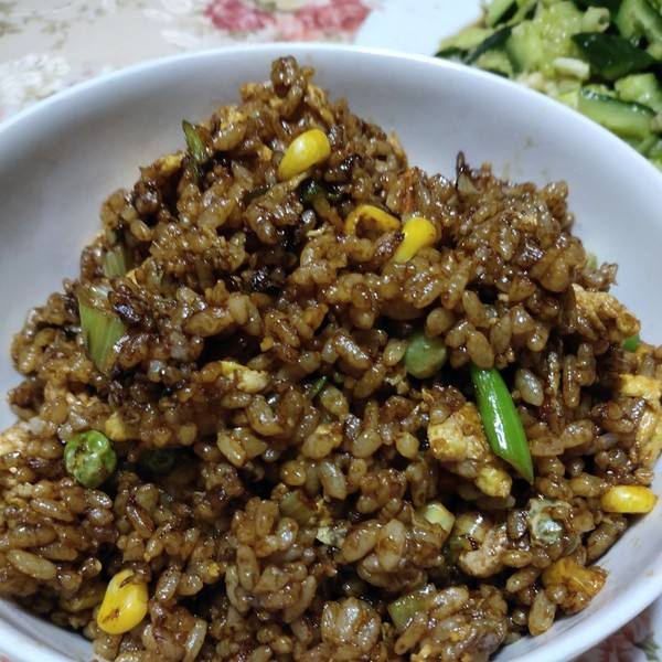 最简单的酱油炒饭，最简单酱油炒饭的做法