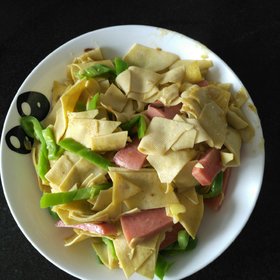 干豆腐炒尖椒，干豆腐炒尖椒正宗饭店做法