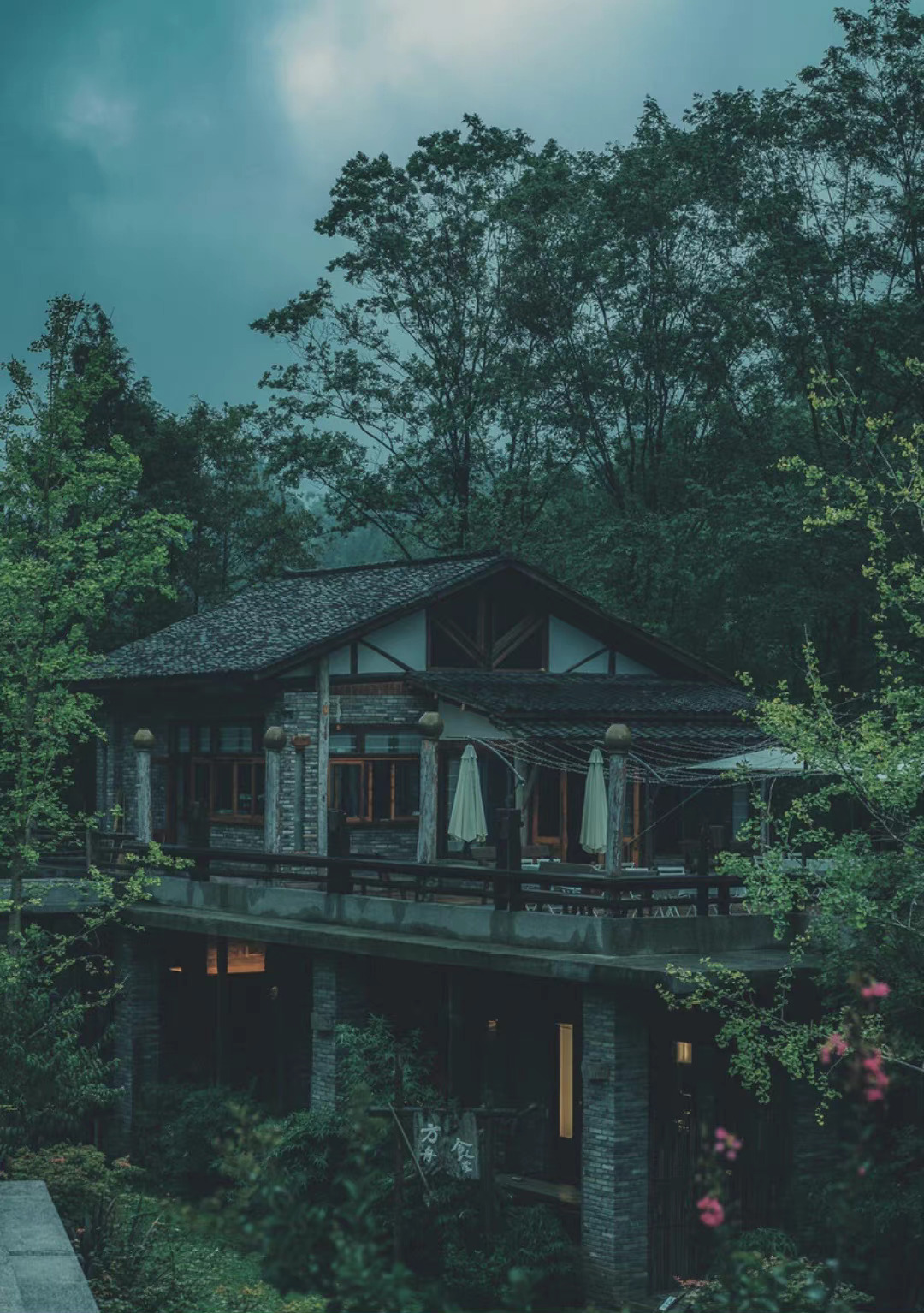云从窗里出，云从窗里出前面一句是什么