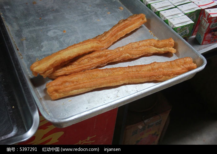 油条图片，香酥大油条