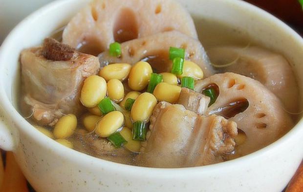 清汤排骨怎么炖，清炖排骨汤怎么炖好喝又营养