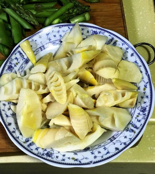 竹笋焯水，竹笋焯水了还麻嘴是怎么回事