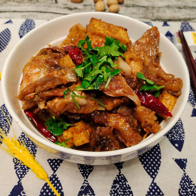 鱼下巴的家常做法，锅仔鱼下巴的家常做法