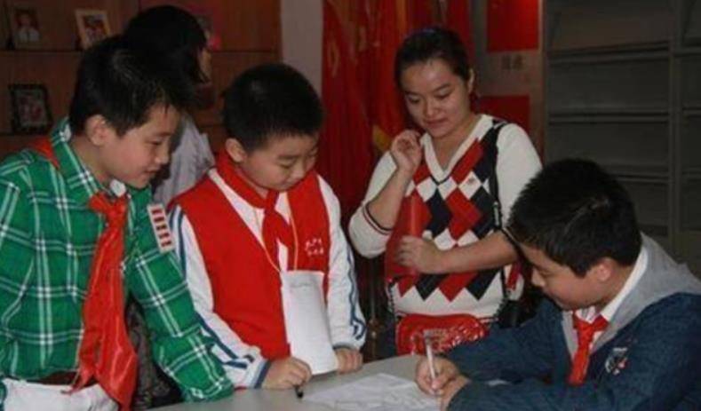 小学生政治面貌，小学生政治面貌是少先队员吗