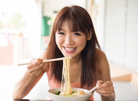 吃面条，吃面条和米饭谁更长胖