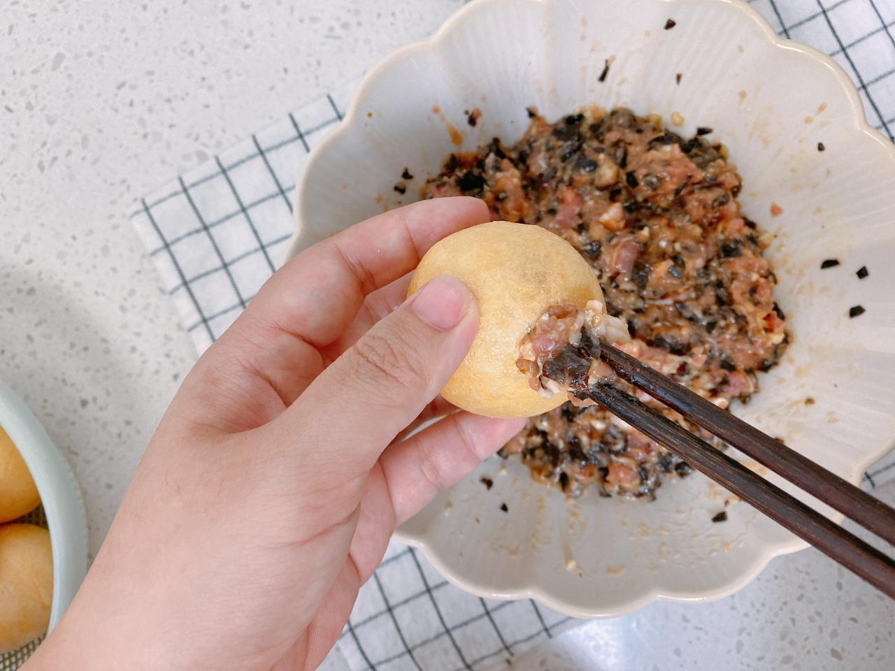 库少一点，库少一点是什么字