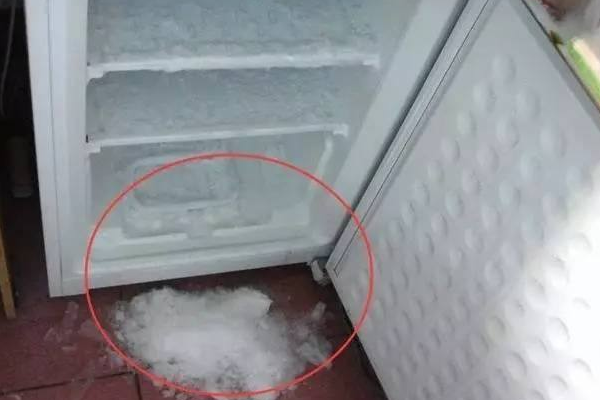 冰箱结霜怎么办，冰箱用久了结冰很严重怎么办