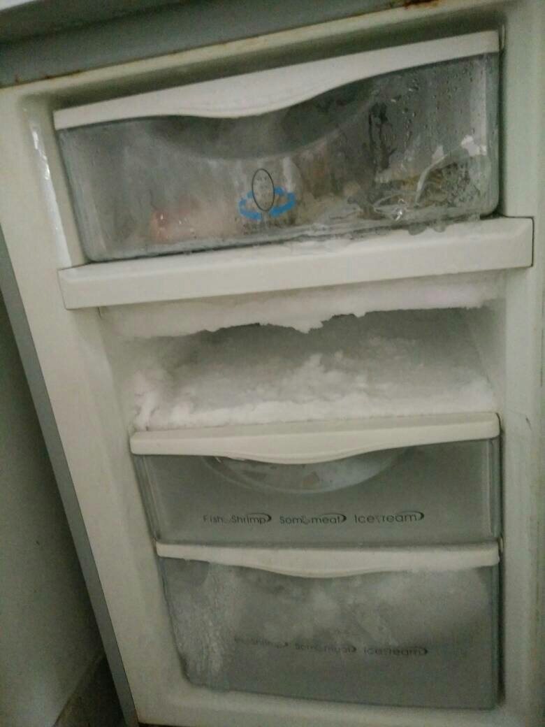冰箱结霜怎么办，冰箱用久了结冰很严重怎么办
