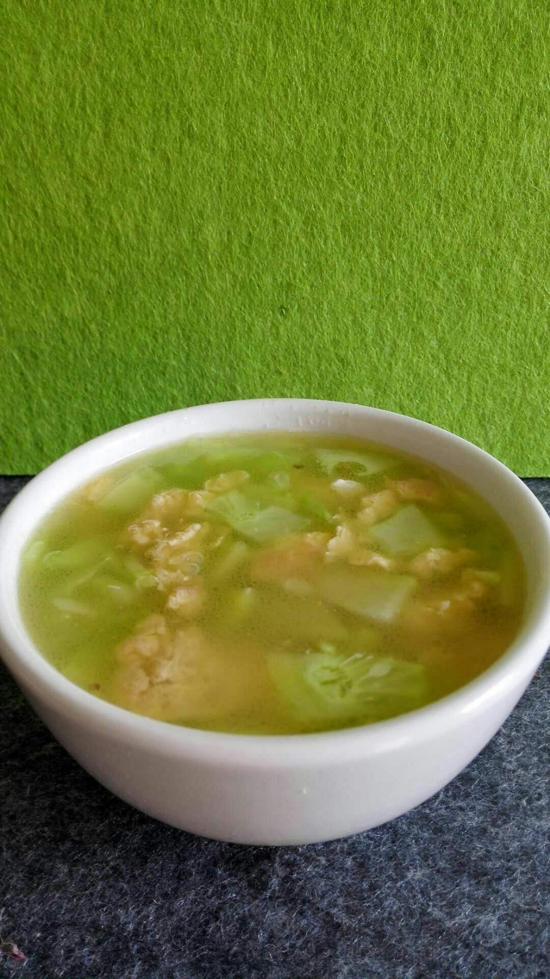 鸡蛋黄瓜汤，鸡蛋黄瓜汤怎么做